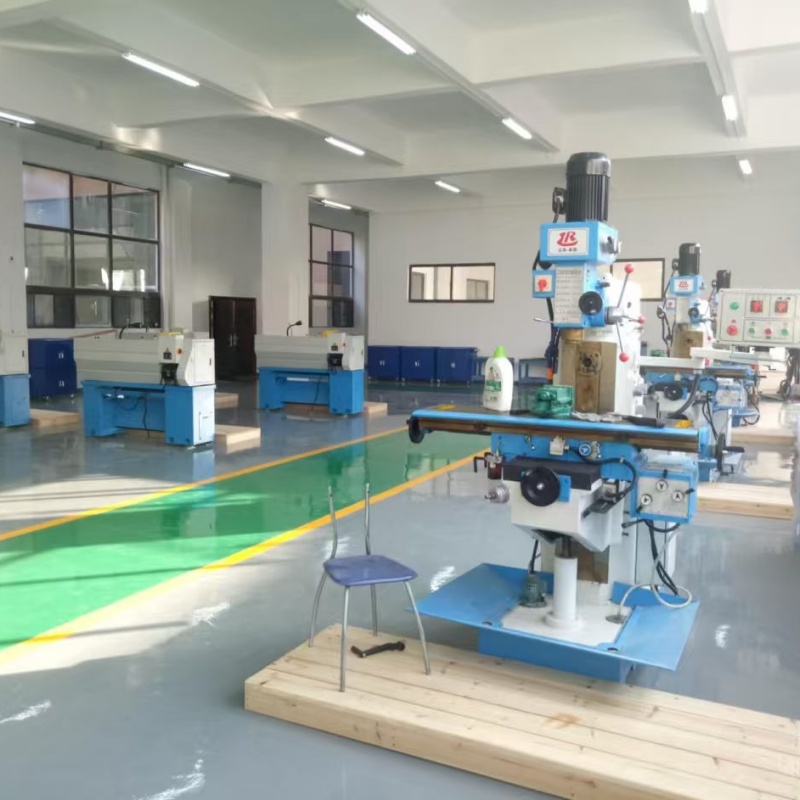 武大某學(xué)院采購(gòu)本公司一批實(shí)訓(xùn)樓教學(xué)設(shè)備